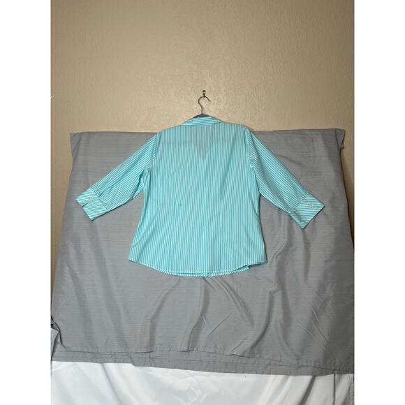 Chicos size 2 shirt button up blue/white 3/4 sleeve no-iron 100% cotton - Picture 2 of 5